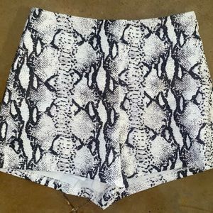She + Sky snakeskin black/white print shorts size small